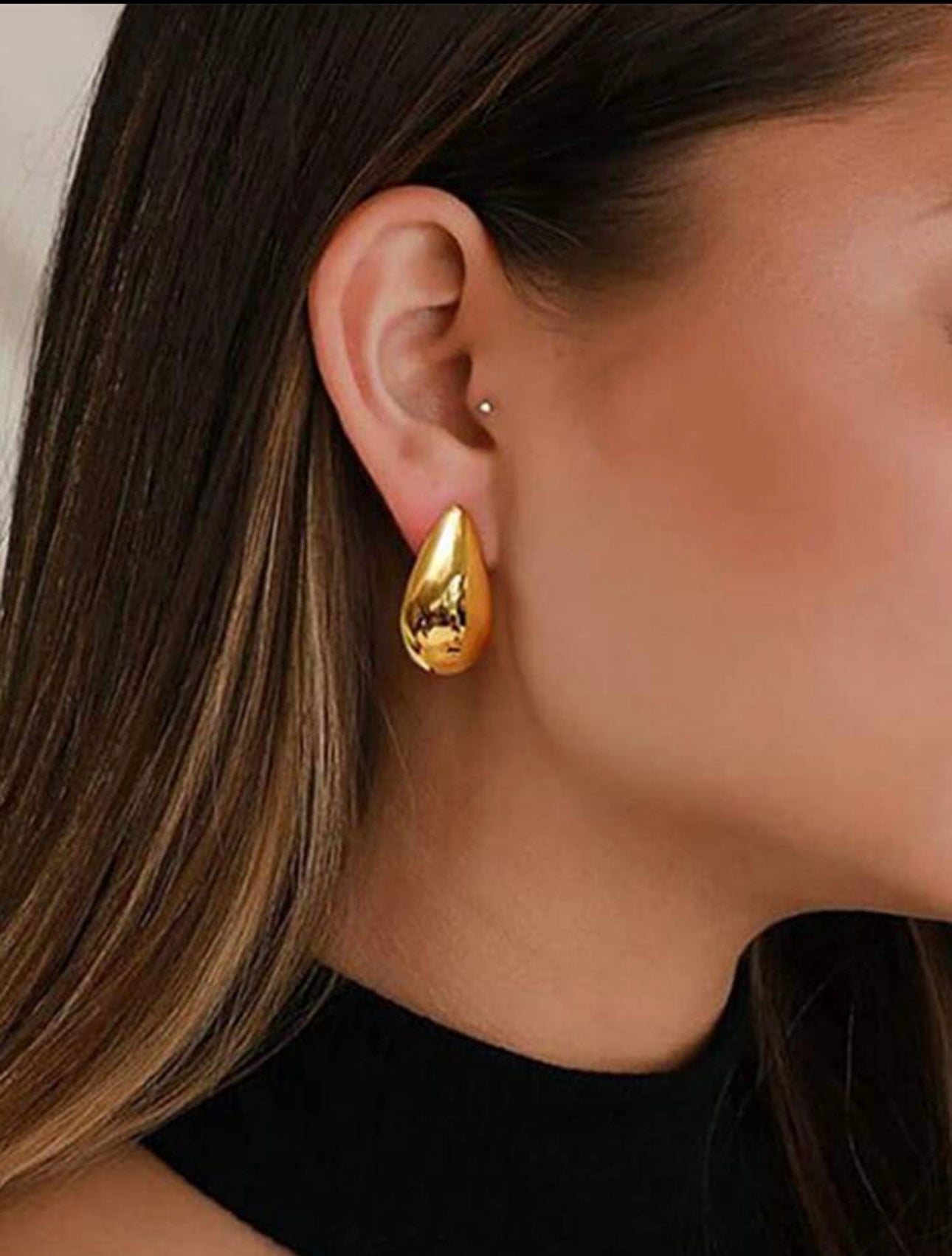 Metallic Tear Drop Shape Earrings In Gold