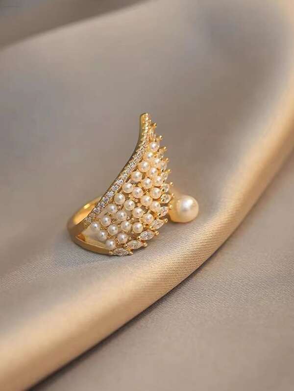 Luxurious Jewel and Pearls embedded Ring