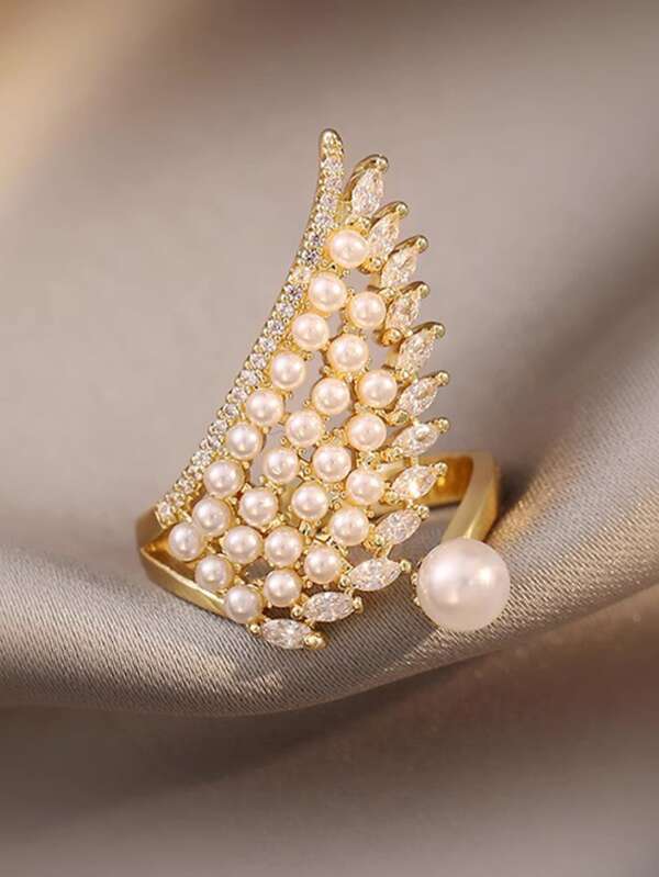 Luxurious Jewel and Pearls embedded Ring